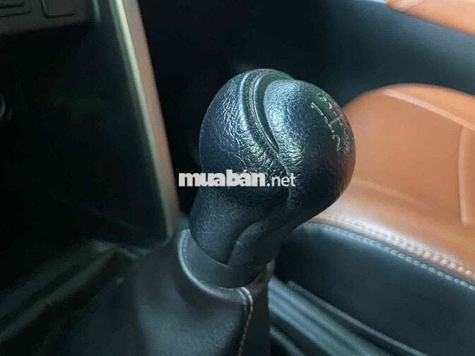 Toyota Innova 2021 E 2.0 MT - màu Đồng