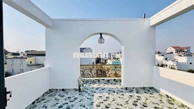 Nhà đẹp cần bán đường xe hơi gần Phú Mỹ Hưng quận 7