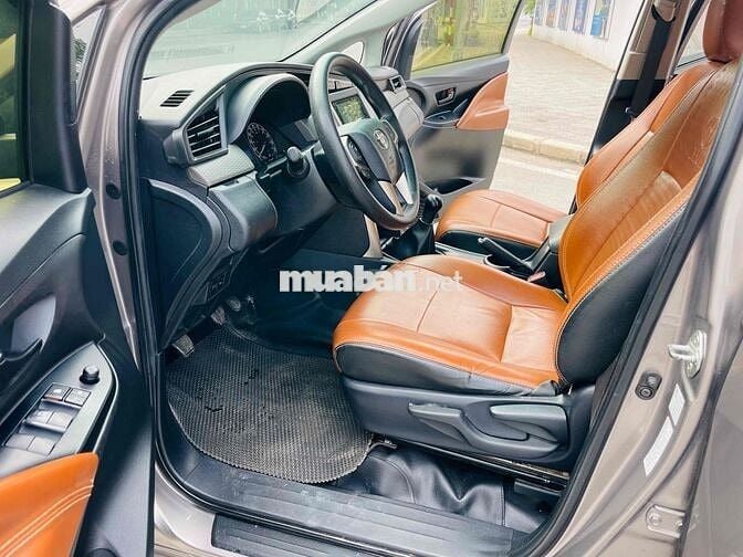 Toyota Innova 2021 E 2.0 MT - màu Đồng