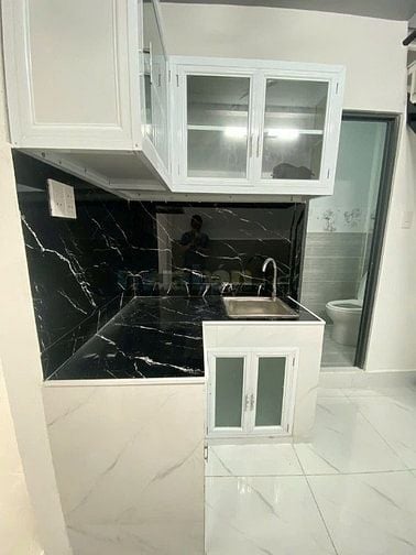 Chính chủ bán nhà hẻm 717 Trần Phú, P.4, Q.5, nhà mới đẹp ở liền