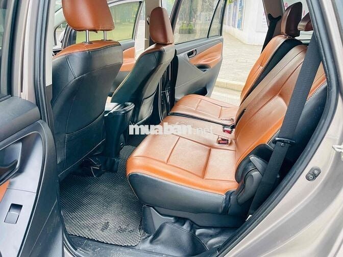 Toyota Innova 2021 E 2.0 MT - màu Đồng