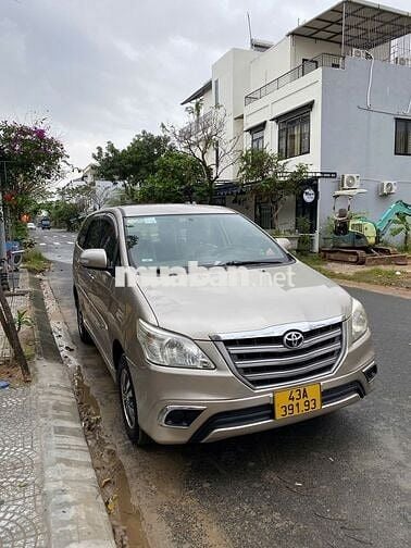 Toyota Innova Vàng cát 8 chỗ