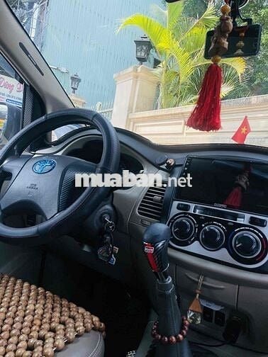 Toyota Innova 2014 2.0E - 300000