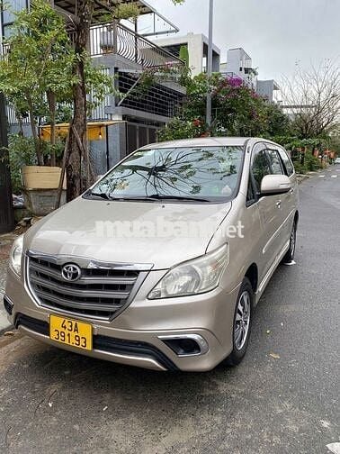 Toyota Innova Vàng cát 8 chỗ