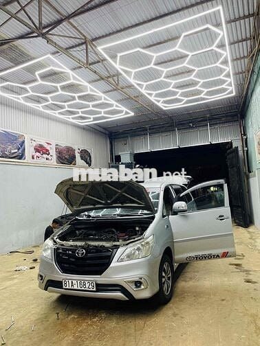 Toyota Innova 2014 2.0E - 300000