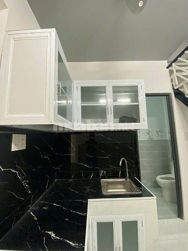 Chính chủ bán nhà hẻm 717 Trần Phú, P.4, Q.5, nhà mới đẹp ở liền