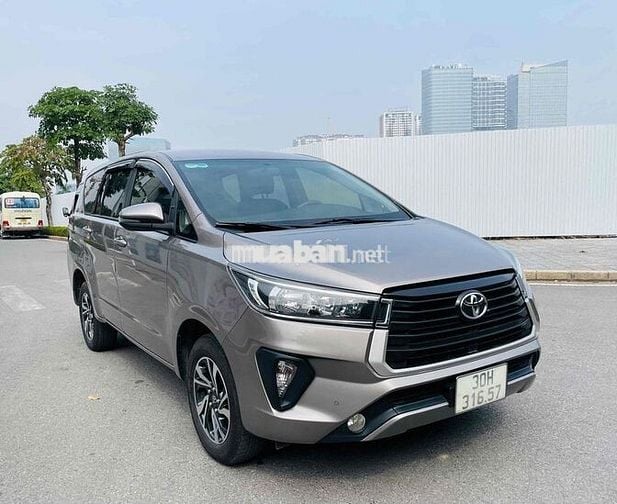 Toyota Innova 2021 E 2.0 MT - màu Đồng