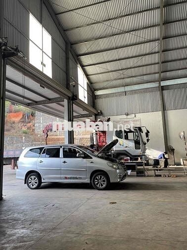 Toyota Innova 2014 2.0E - 300000