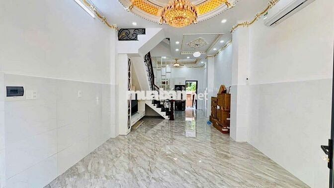 Nhà đẹp cần bán đường xe hơi gần Phú Mỹ Hưng quận 7
