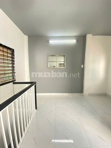 Chính chủ bán nhà hẻm 717 Trần Phú, P.4, Q.5, nhà mới đẹp ở liền