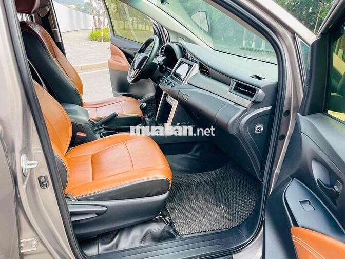 Toyota Innova 2021 E 2.0 MT - màu Đồng