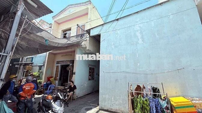 Nhà 1trệt 1lầu + 3phòng trọ kế bên chợ Xóm Nghèo,kcn Sóng Thần Dĩ An