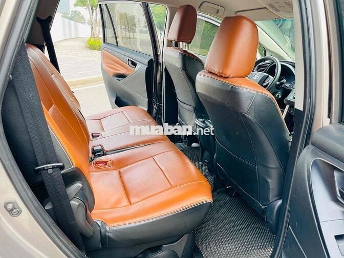 Toyota Innova 2021 E 2.0 MT - màu Đồng