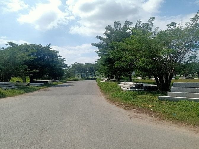 3916m2 đất giáo dục 4 mặt tiền KDC đường số 8, trung tâm Bến Lức