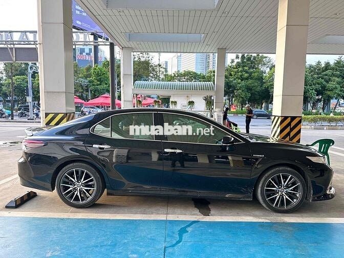 Toyota Camry Hybrid 2023 Đen 24.000 km
