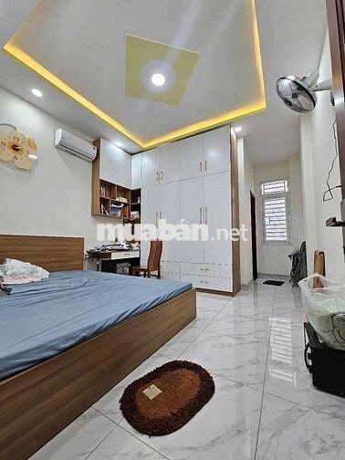 Cho thuê nhà mặt tiền gần siêu thị Go,có sẵn nội thất