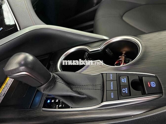 Toyota Camry Hybrid 2023 Đen 24.000 km