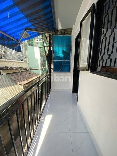Chính chủ bán nhà hẻm 717 Trần Phú, P.4, Q.5, nhà mới đẹp ở liền