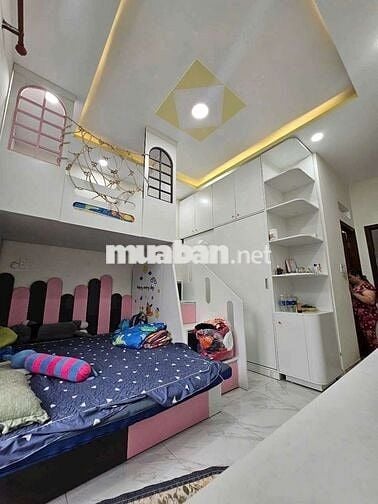 Cho thuê nhà mặt tiền gần siêu thị Go,có sẵn nội thất