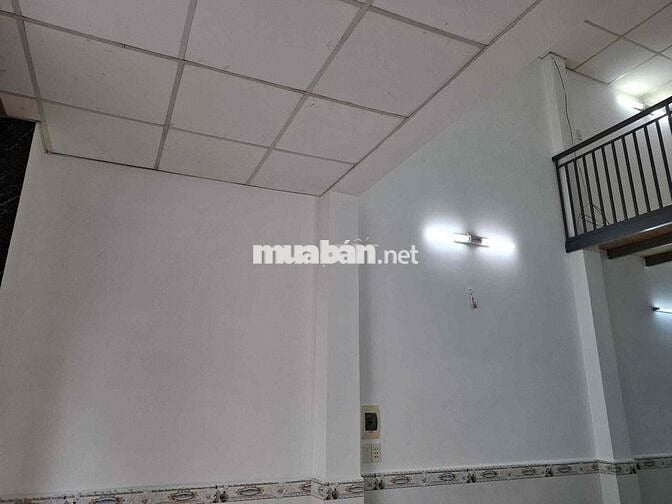 Trệt lửng 4*14; 3pn đg xe tải rẻ chốt lẹ