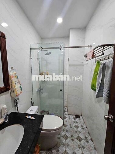 Cho thuê nhà mặt tiền gần siêu thị Go,có sẵn nội thất