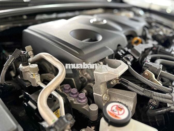 Toyota Camry Hybrid 2023 Đen 24.000 km