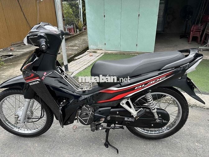 Honda blade 110 (  góp cần cccd không nợ xấu )