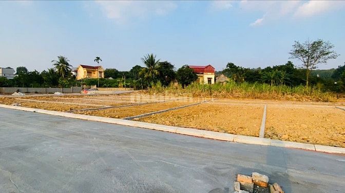 Chủ đất cần bán gấp giá 159 TRIỆU hơn 100m2 gần mặt đường Đường nhựa 1