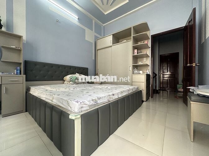 NHÀ 3 TẦNG, 4PN, CÁCH 2 CĂN RA MT ĐƯỜNG, CAO RÁO KHÔNG NGẬP NƯỚC