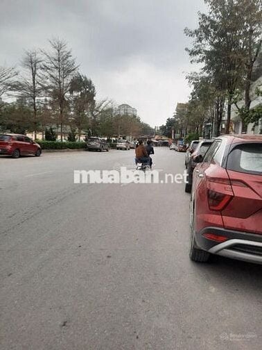 Cơ hội 27,3 tỷ có nhà mặt phố PhạmVăn Đồng thang máy 46m2x6Tkinh doanh