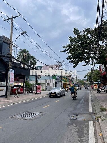 Mặt tiền 7 x 35, trệt, 2 lầu Hoàng Diệu 2 cần cho thuê.