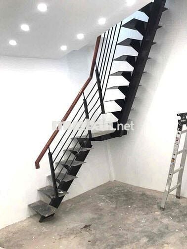 CHO THUÊ NHÀ TRỆT,LẦU SUỐT ĐƯỜNG TRẦN QUANG DIỆU,QUẬN 3