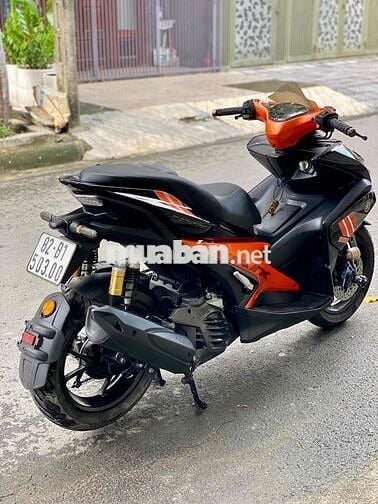 Yamaha NVX Smartkey Đen Cam