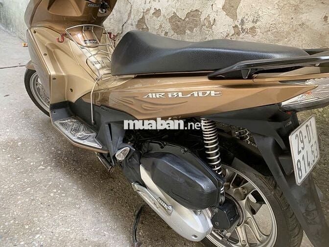 Honda Air Blade 125 Vàng đồng 28130 km