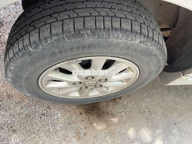 Toyota Innova 2012 Số sàn Bạc