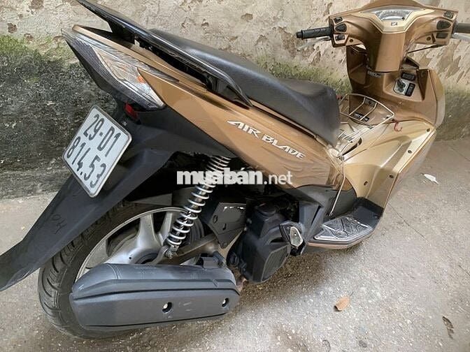 Honda Air Blade 125 Vàng đồng 28130 km