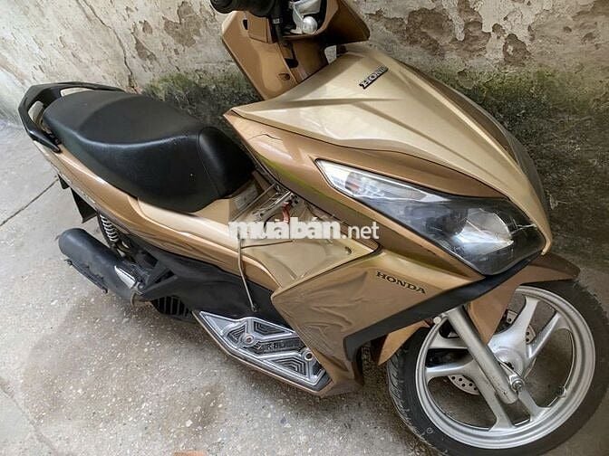 Honda Air Blade 125 Vàng đồng 28130 km