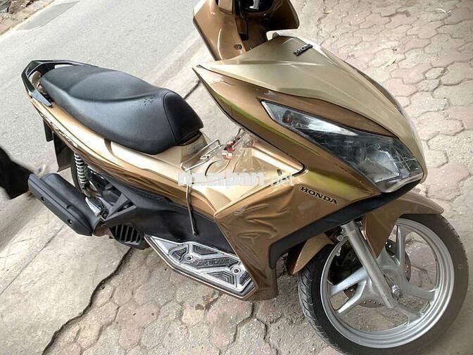 Honda Air Blade 125 Vàng đồng 28130 km