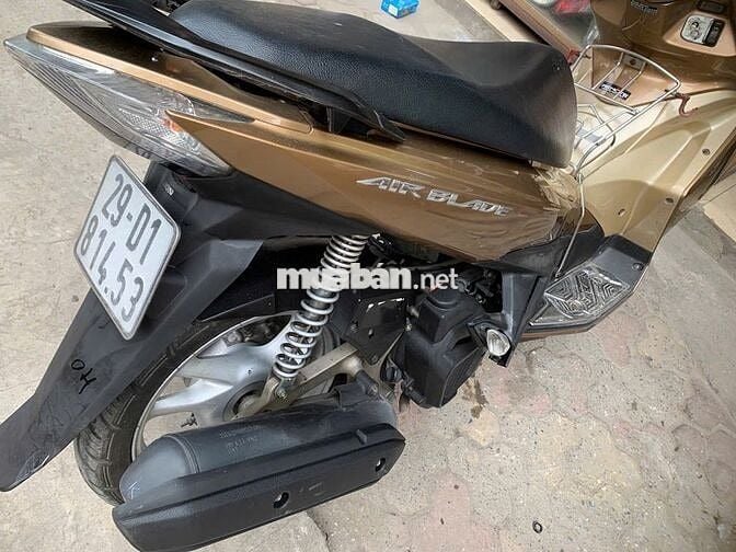 Honda Air Blade 125 Vàng đồng 28130 km
