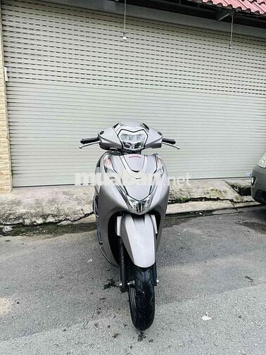 cần bán e Lead 125 4 van…