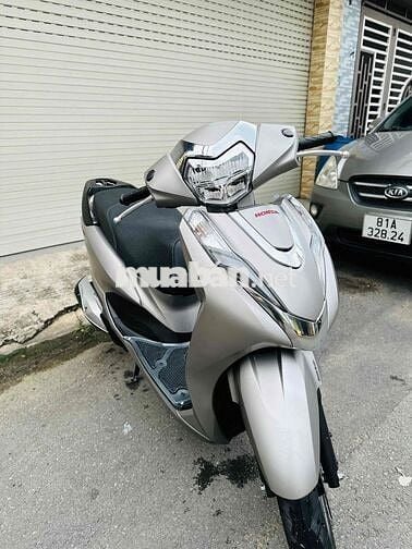 cần bán e Lead 125 4 van…