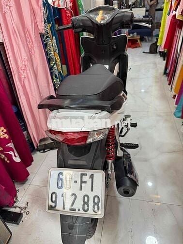 xe đẹp máy êm mưa ban tai nha