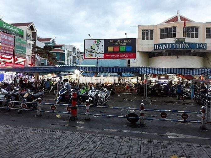 Cho thuê sạp bên hông trái Chợ Hạnh Thông Tây