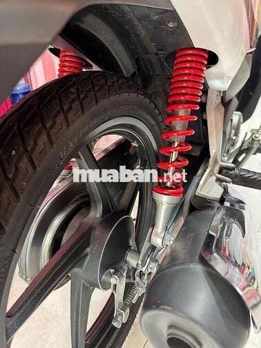 xe đẹp máy êm mưa ban tai nha