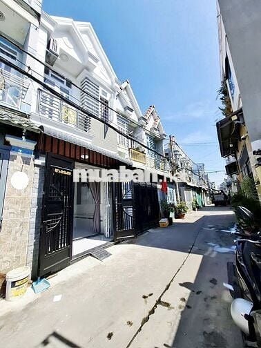 Nhà riêng hẻm xe hơi đg HT13, 1 xẹt sau chợ Hiệp Thành 37m2, 2ty195