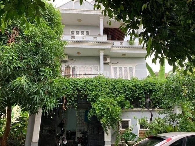 Bán Nhà Phố vườn Khu dân cư yênt ĩnh, ổn định, dân trí cao