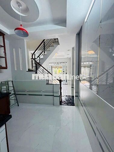 Nhà riêng hẻm xe hơi đg HT13, 1 xẹt sau chợ Hiệp Thành 37m2, 2ty195