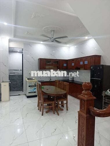 Cho thuê nhà 2 lầu 3PN full nội thất 10tr phường Uyên Hưng Tân Uyên