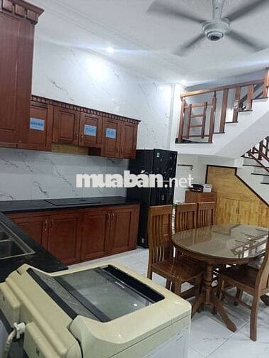 Cho thuê nhà 2 lầu 3PN full nội thất 10tr phường Uyên Hưng Tân Uyên