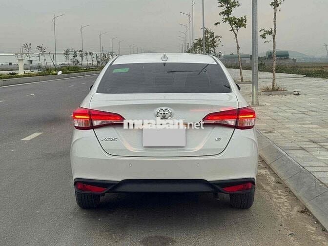 Toyota Vios 2023 E CVT - 30000 km